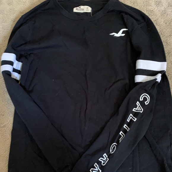 Hollister Tops - HOLLISTER Sz xs black tee shirt